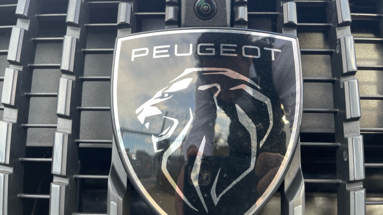 Peugeot 2008 1.2 Hybrid 136 GT 5dr e-DSC6 Petrol Estate